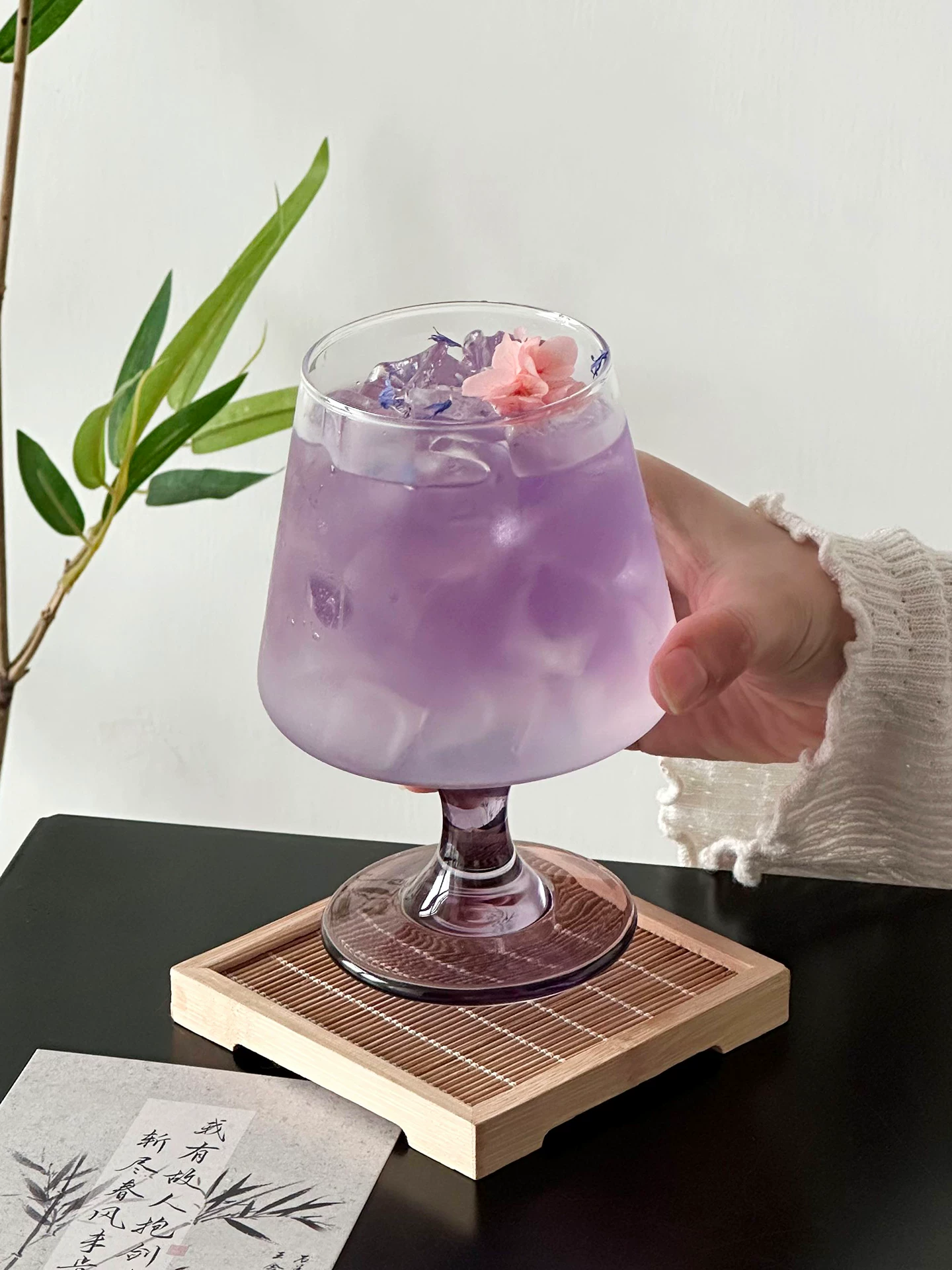 Ly thủy tinh cao màu tím cao cấp, ly cocktail sáng tạo, ly nước có ga thẩm mỹ cao, ly pha chế đặc biệt.