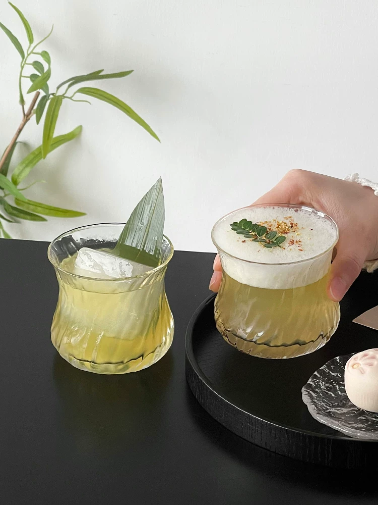 Thiết kế độc đáo họa tiết sông băng, ly thủy tinh có phần eo được làm thon gọn, ly rượu whisky có giá trị thẩm mỹ cao, ly uống nước, ly nếm thử, ly nước.