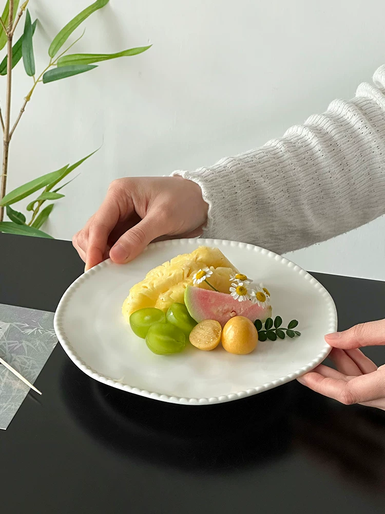 Đĩa trái cây bằng gốm sứ trắng, đĩa bánh tinh tế và đẹp mắt, đĩa tráng miệng trà chiều, đĩa ăn nhẹ, đĩa trái cây, đĩa phẳng.