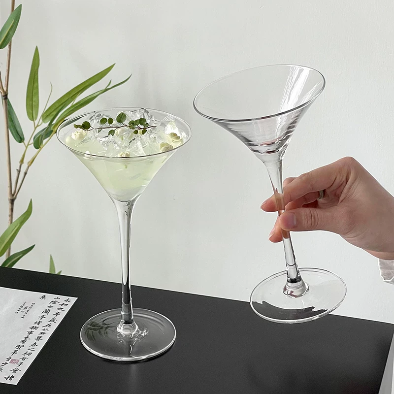 Ly cocktail kèn trumpet thủ công kiểu Nhật, ly martini, ly trà và rượu tạo không khí ấm cúng, ly rượu hơi say, ly cao, cốc thủy tinh.