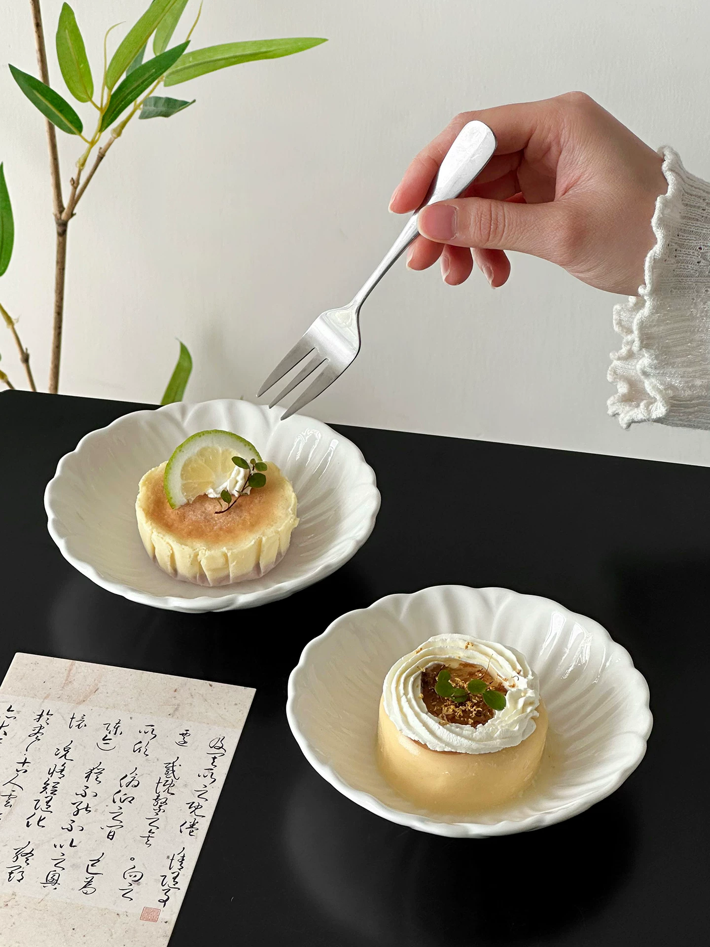 Đĩa bánh ngọt kiểu Trung Quốc cổ điển, đĩa trà hình hoa, đĩa tráng miệng cao cấp và đẹp mắt, đĩa sứ, đĩa nhỏ tinh tế.