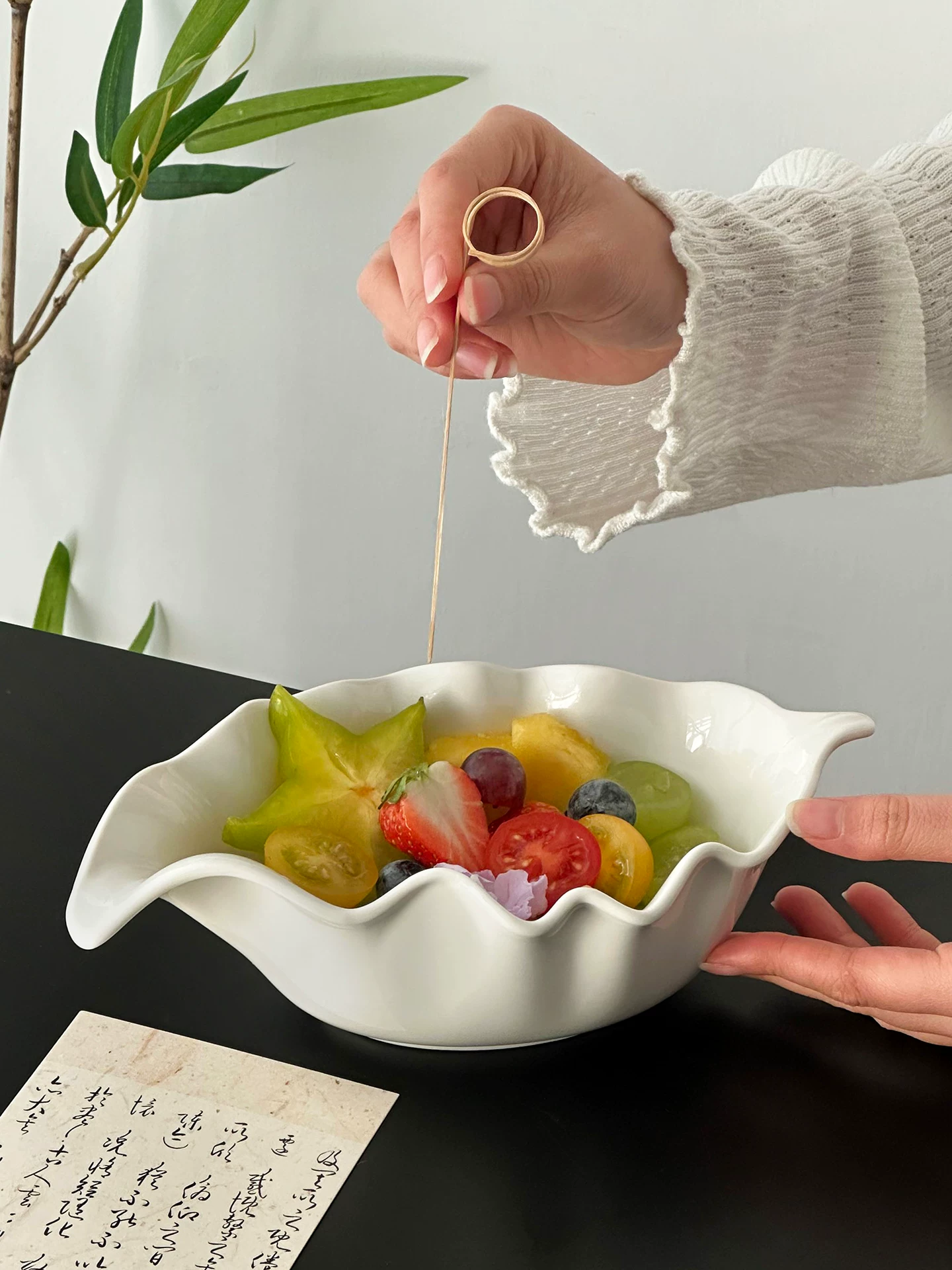 Đĩa sứ thiết kế độc đáo, đĩa trái cây, khay trái cây cao cấp tinh xảo, bát hình lá, đĩa sứ không đều hình dạng sáng tạo, đĩa ăn tối.