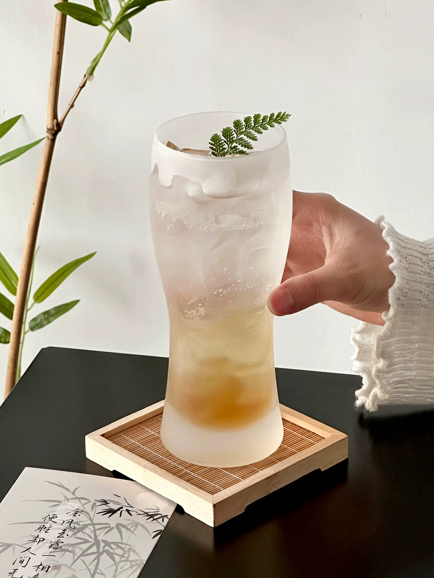 Cốc thủy tinh mờ sáng tạo, dung tích lớn, cốc trà thời trang, ly rượu có giá trị thẩm mỹ cao, cốc uống nước lạnh, cốc nước, cốc đồ uống.