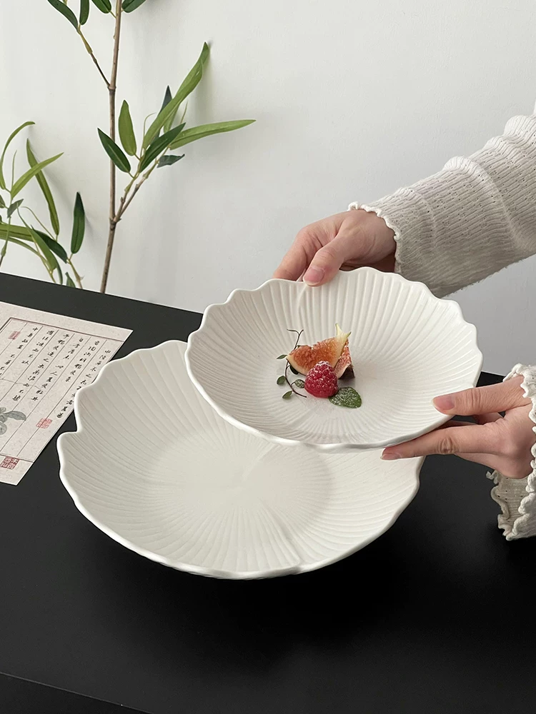Đĩa tráng miệng hình lá bạch quả màu trắng, đĩa trái cây hoa văn cao cấp, đĩa ăn nhẹ trà chiều tinh tế, đĩa trái cây