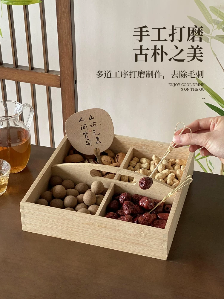 Hộp đựng đồ bằng gỗ di động bốn ngăn, dùng để đựng các loại hạt, đồ ăn nhẹ và đồ uống trà; khay trà chiều; đĩa trái cây.