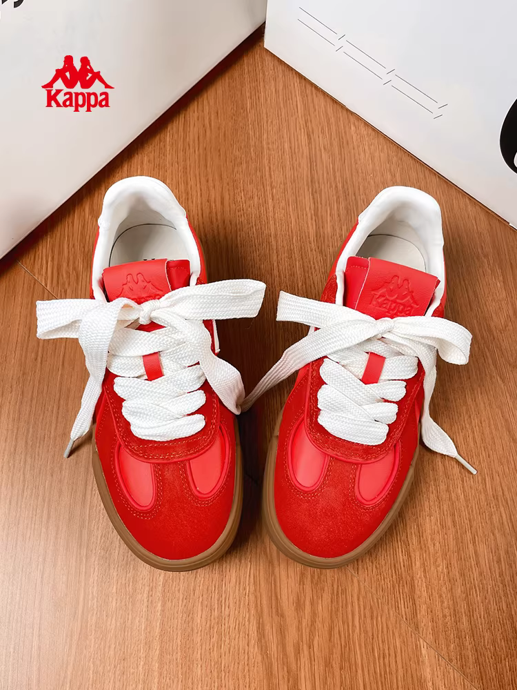 Giày tập nữ đế dày Kappa mùa đông 2025 kiểu mới, đa năng, phong cách retro, tăng chiều cao, màu đỏ