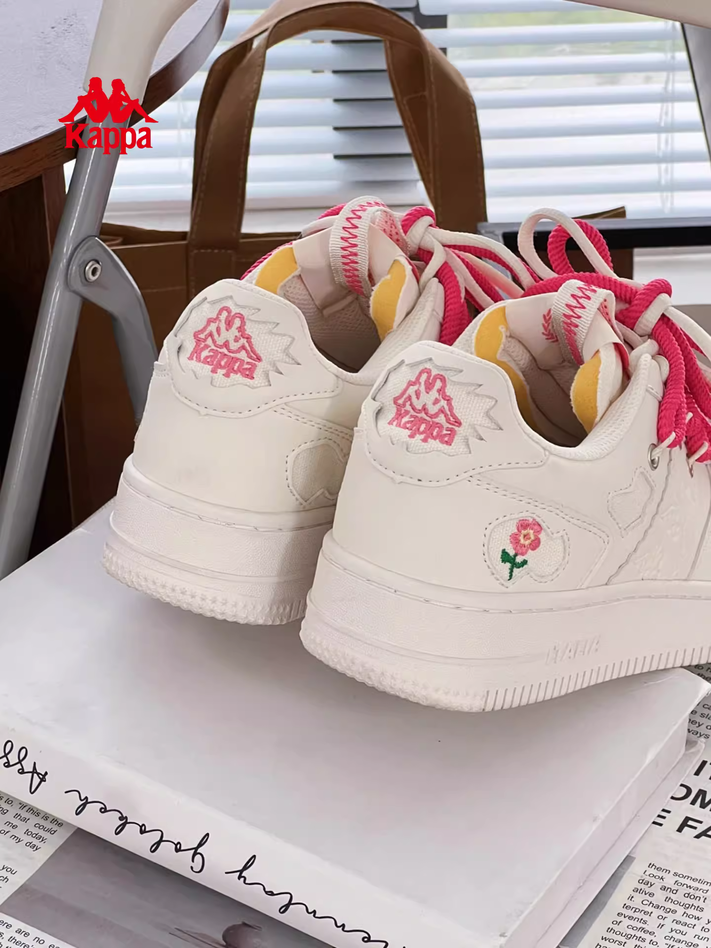Giày thể thao nữ Kappa đế dày thêu họa tiết trắng, mẫu mới mùa đông 2025, kiểu dáng đa năng, thời trang và sành điệu.