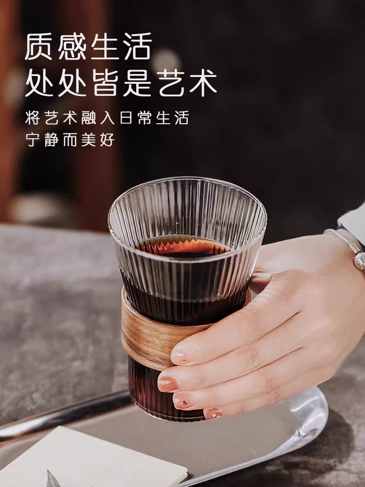 Ly cà phê sọc dọc Bincoo, ly nước treo tai cao cấp dùng trong gia đình, ly thủy tinh kiểu Mỹ thời trang và tinh tế.