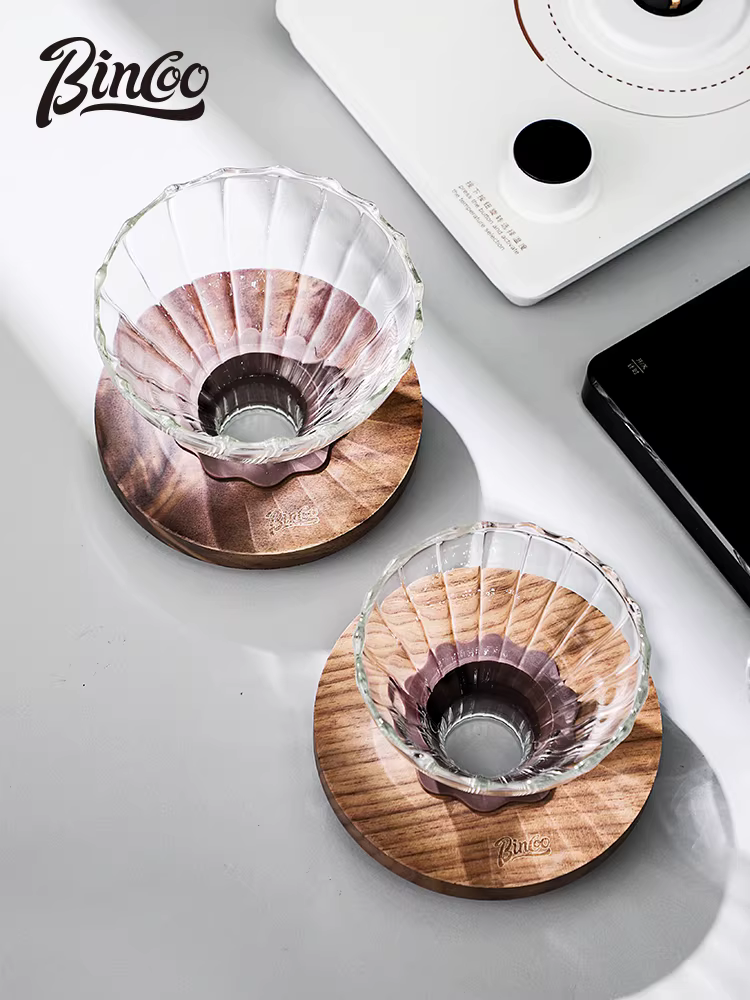 Bộ dụng cụ pha cà phê thủ công Bincoo gồm cốc lọc V60, bình lọc, phễu lọc, ấm pha cà phê.