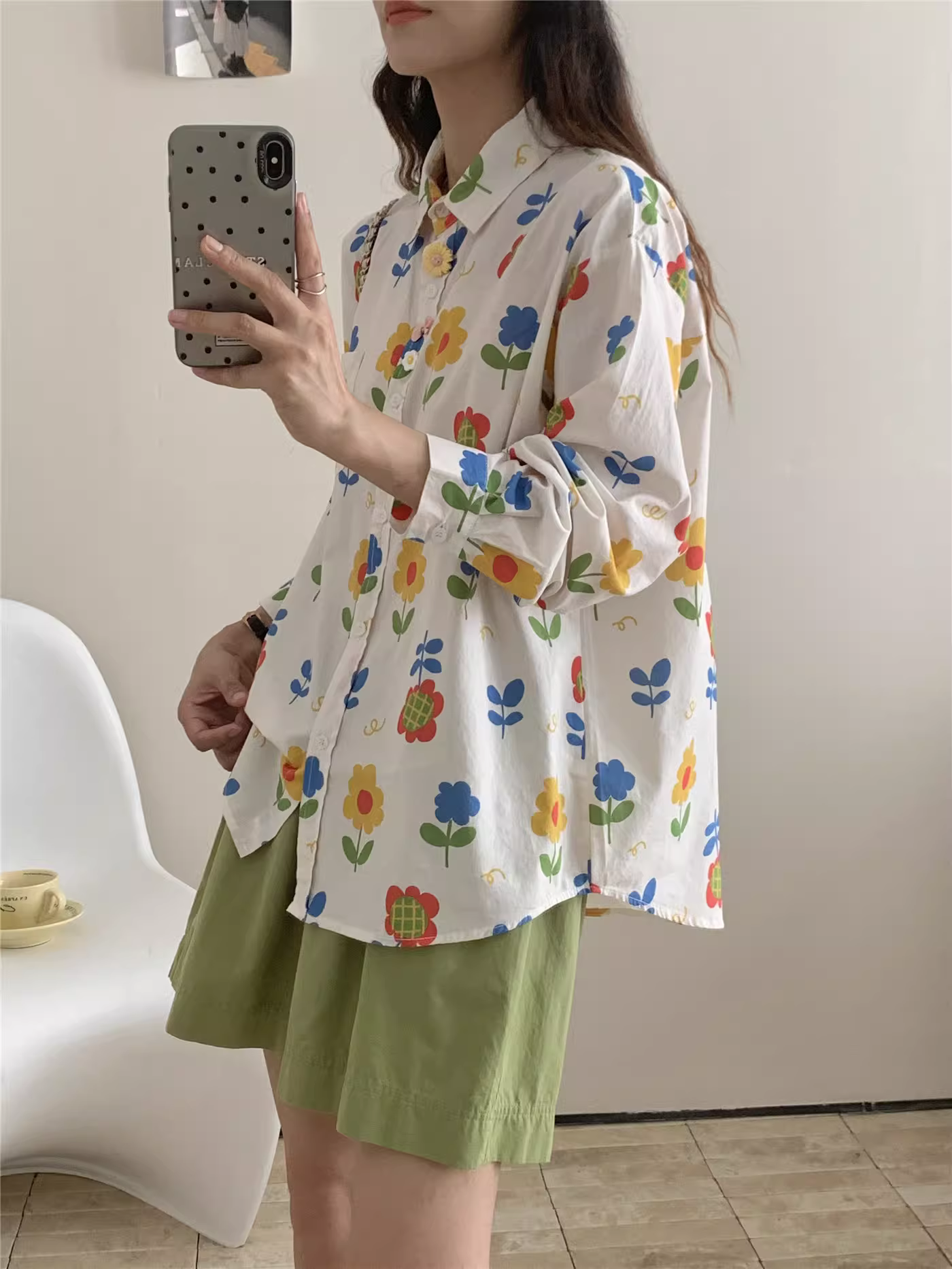 Áo sơ mi cotton in họa tiết hoa phối màu Dream Box 2025 mùa thu, cổ sơ mi, nhiều khuy, tay dài, dáng rộng, áo trẻ trung.