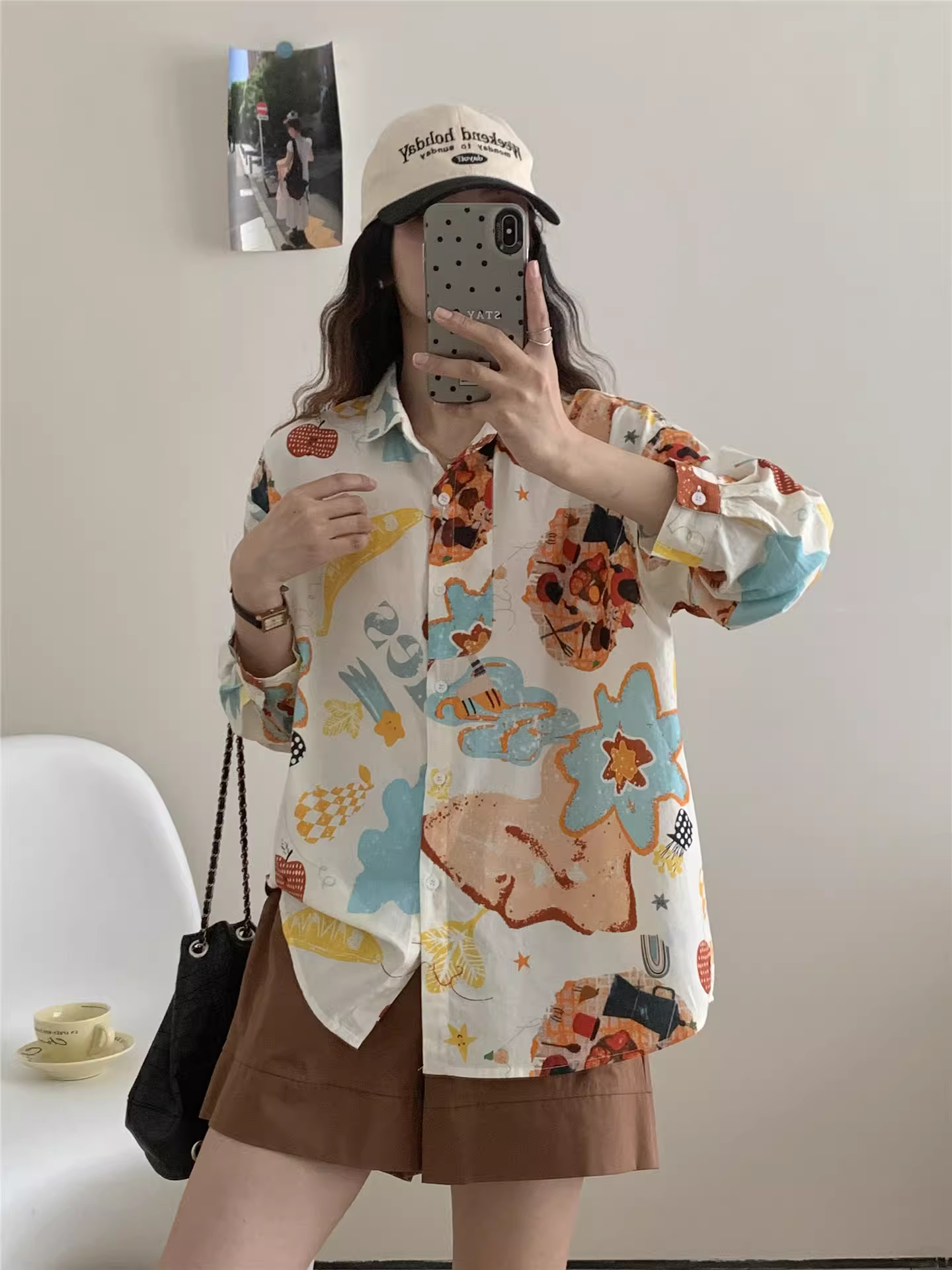 Áo sơ mi cotton in họa tiết graffiti nghệ thuật mới mùa thu Dream Box 2025, cổ trụ, tay áo trễ vai, dài tay, dáng rộng, áo giảm tuổi tác.