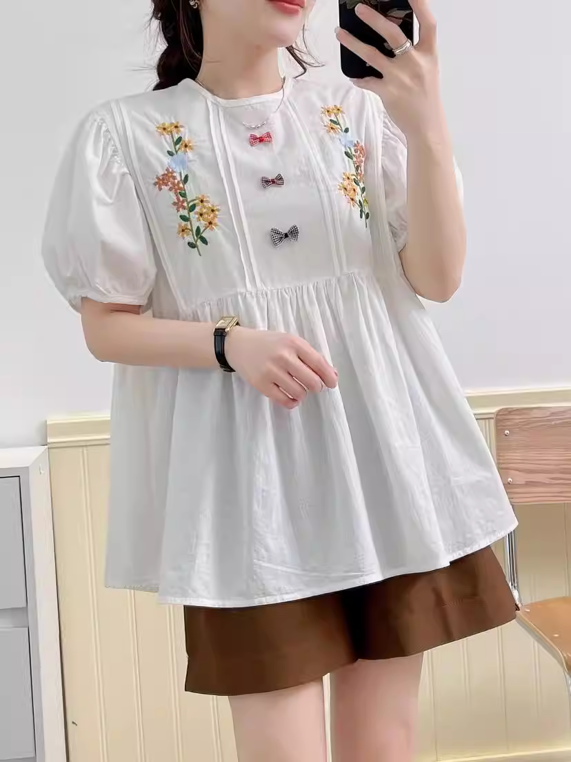Áo sơ mi cotton thêu hoa mùa hè Dream Box 2024 cổ tròn tay bồng dáng rộng kiểu babydoll màu trắng