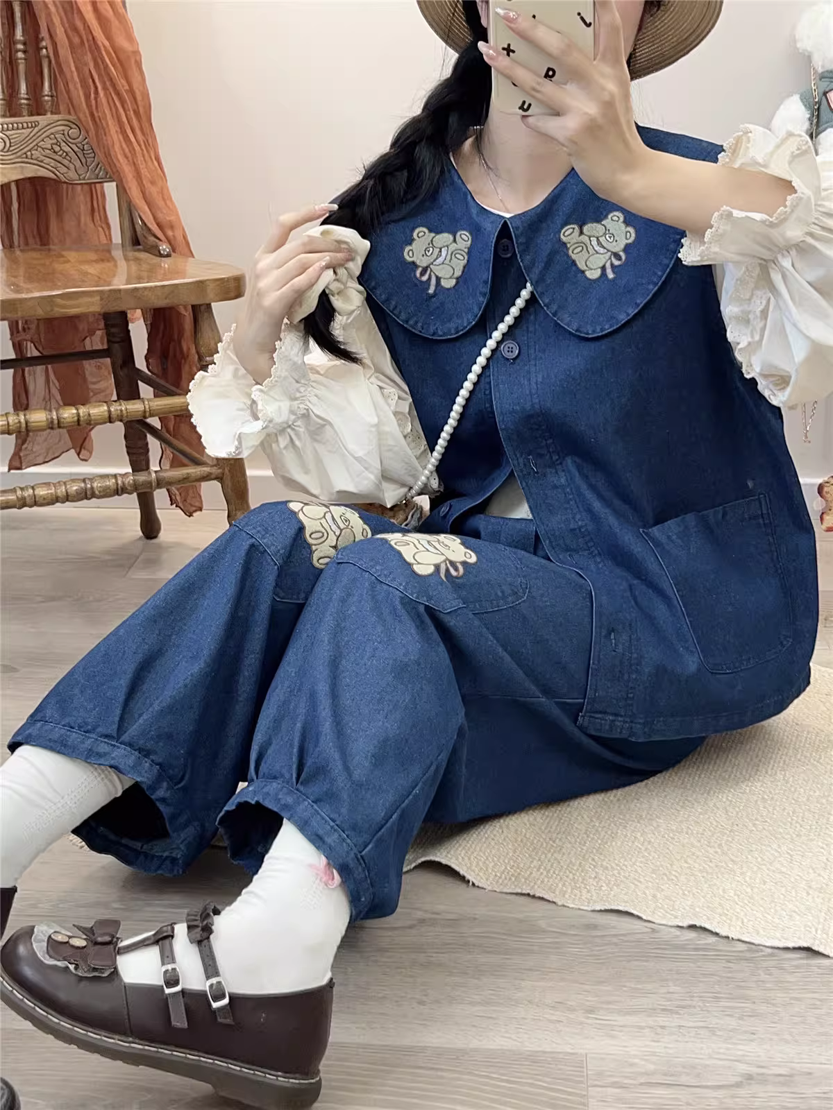 Quần jeans nữ dáng rộng thêu hình gấu hoạt hình Dream Box 2024 Xuân, lưng thun, màu trơn, tôn dáng