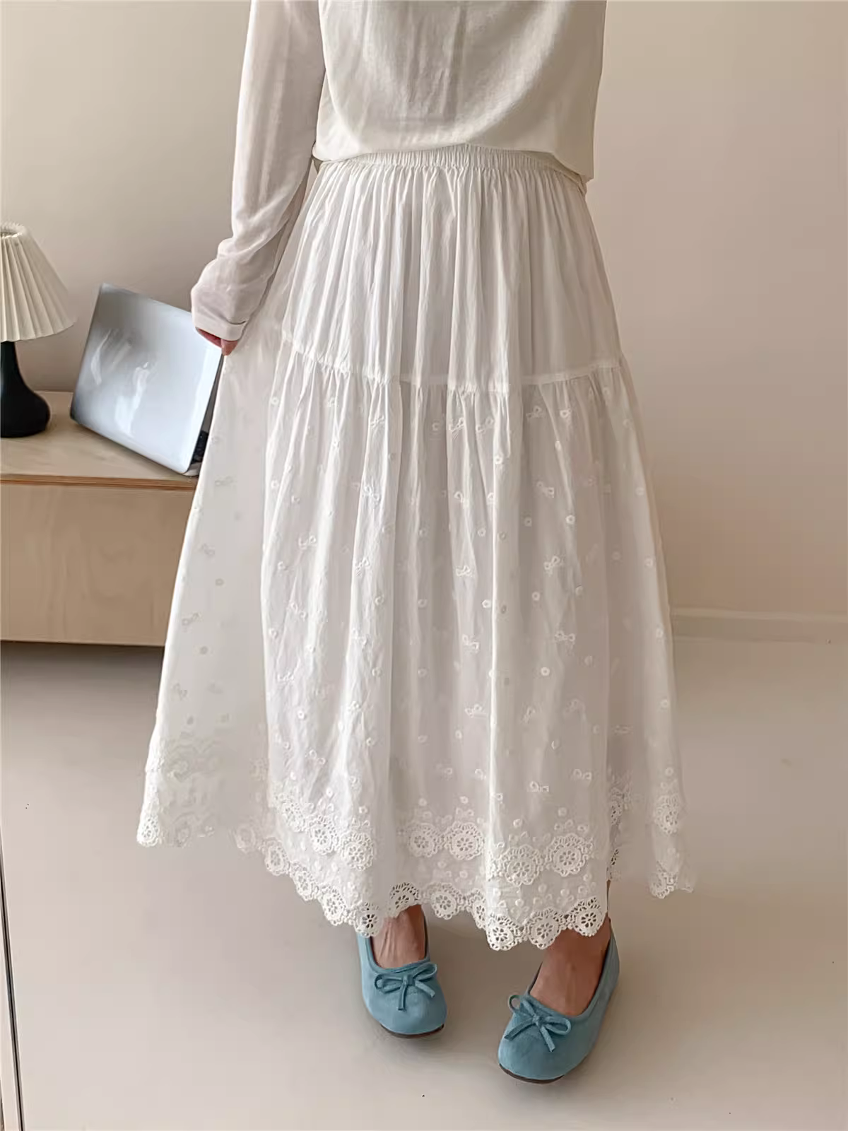 Váy cotton dáng chữ A midi eo thun phối ren thêu nơ kiểu mới Xuân 2025 Dream Box