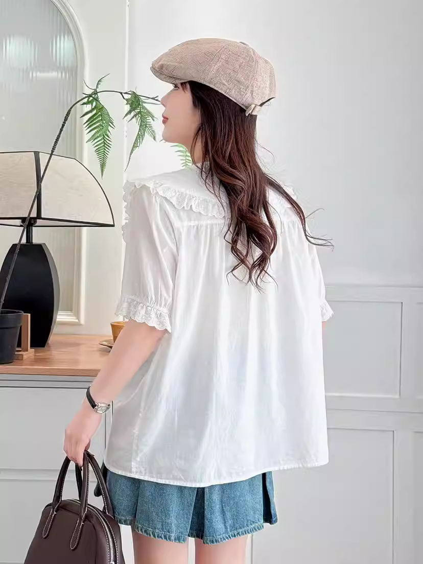 Áo sơ mi cotton thêu hoa tươi phong cách mới mùa hè 2025 Dream Box, cổ búp bê, tay ngắn, dáng rộng, kiểu dáng trẻ trung, phối ren