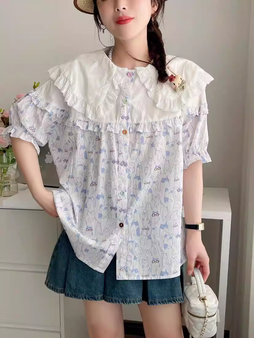 Áo sơ mi cotton in hình nhiều chú mèo hoạt hình mùa hè mới Dream Box 2024, cổ áo búp bê ren, tay ngắn bèo nhún
