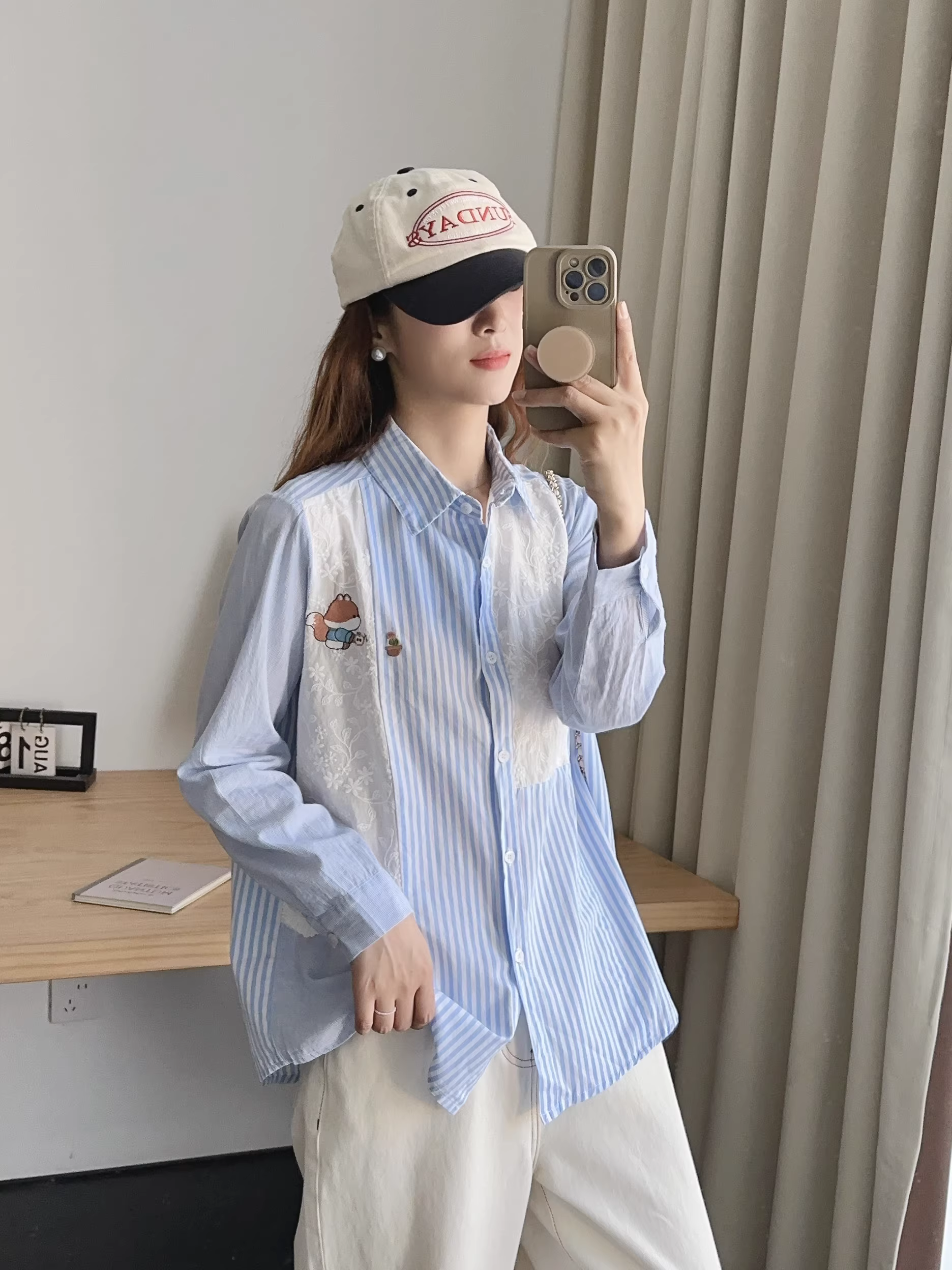 Áo sơ mi cotton thêu hình sóc Dream Box Thu 2024, cổ trụ, tay dài, dáng rộng, màu xanh sọc, dành cho nữ