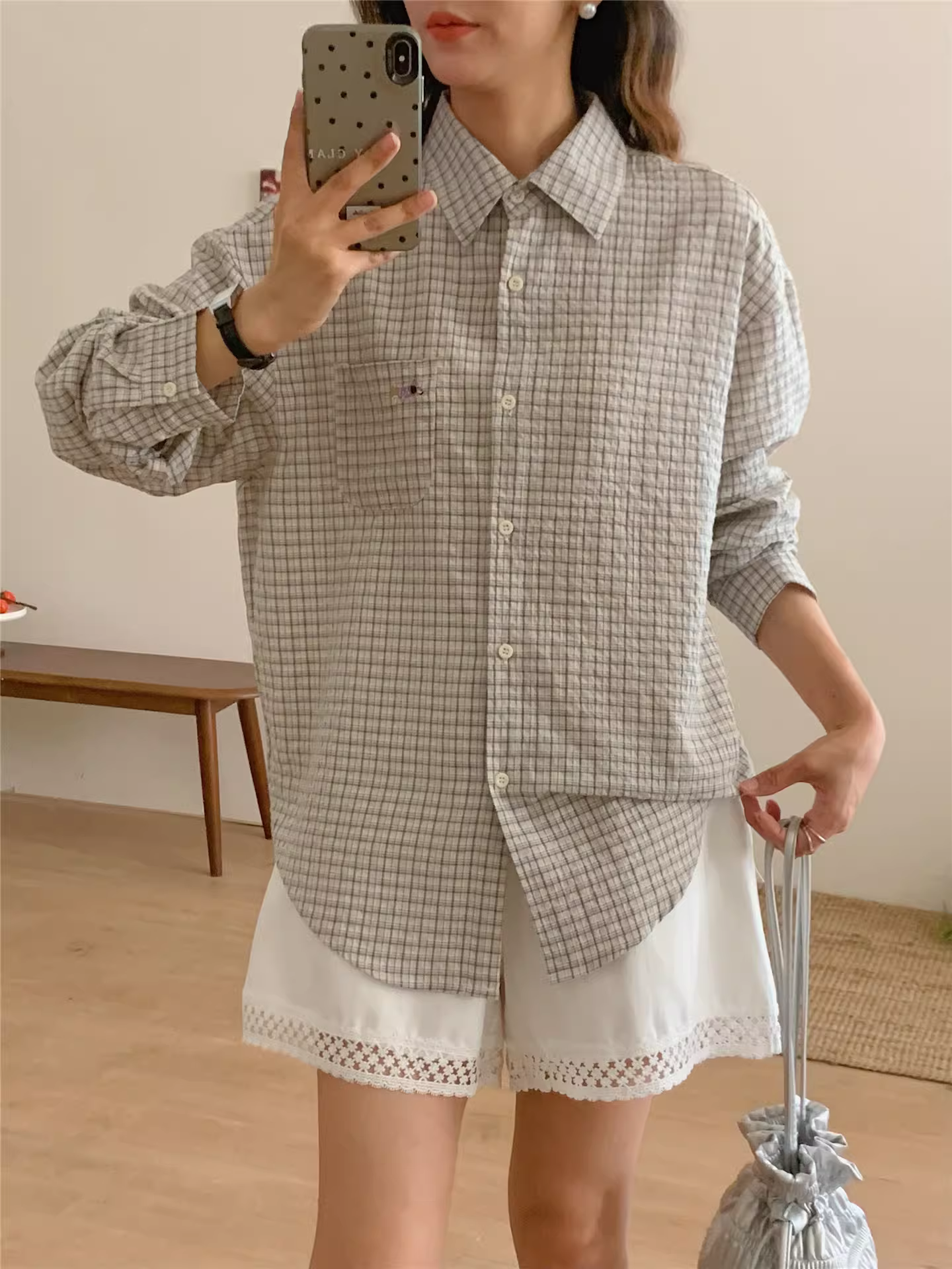 Áo sơ mi cotton thêu hình chó mùa thu Dream Box 2025, cổ trụ, tay dài, dáng rộng, kẻ caro