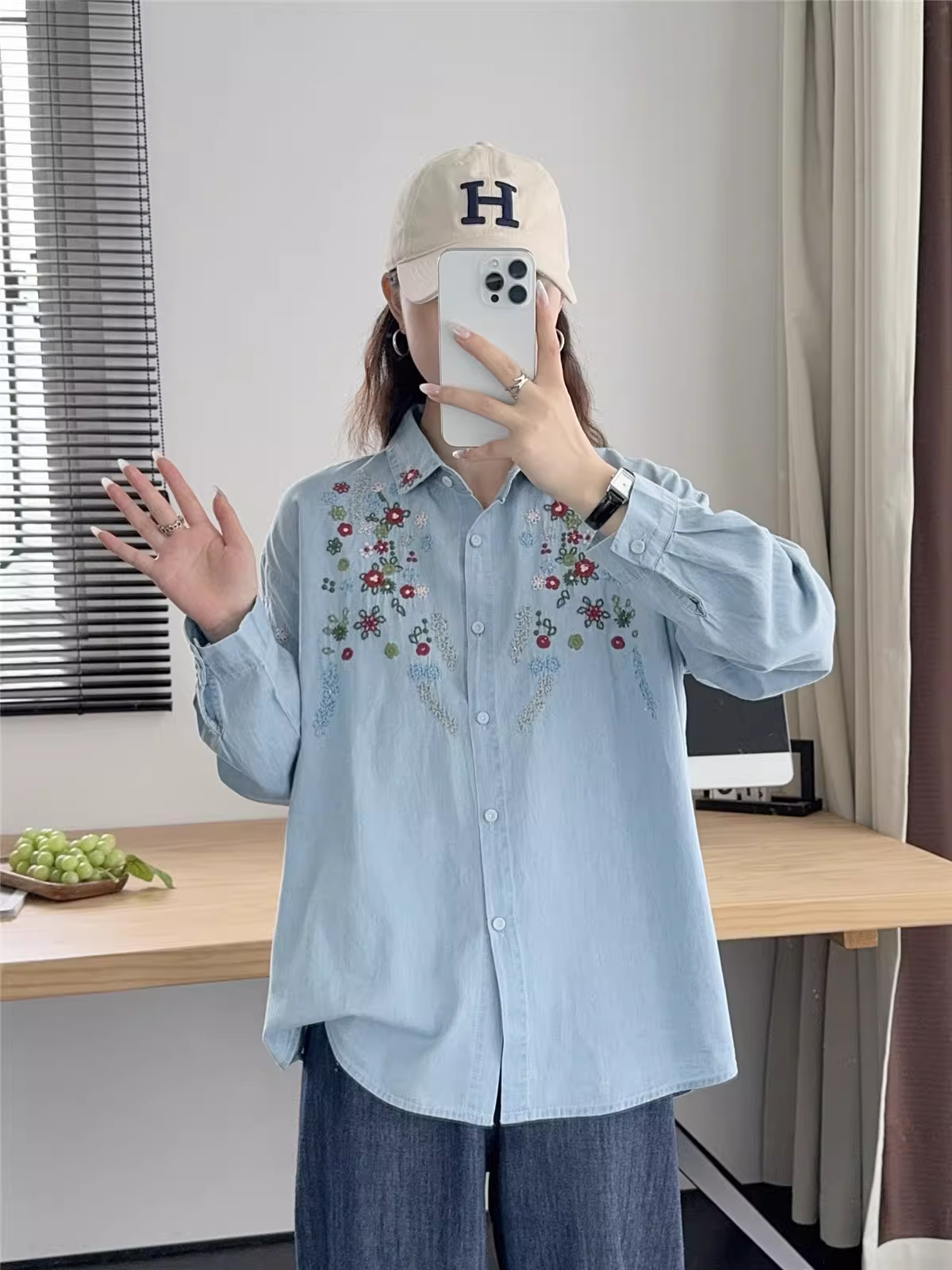 Áo sơ mi denim thêu hoa vintage mùa thu 2024 Dream Box, cổ trụ, tay dài, dáng rộng, phong cách casual