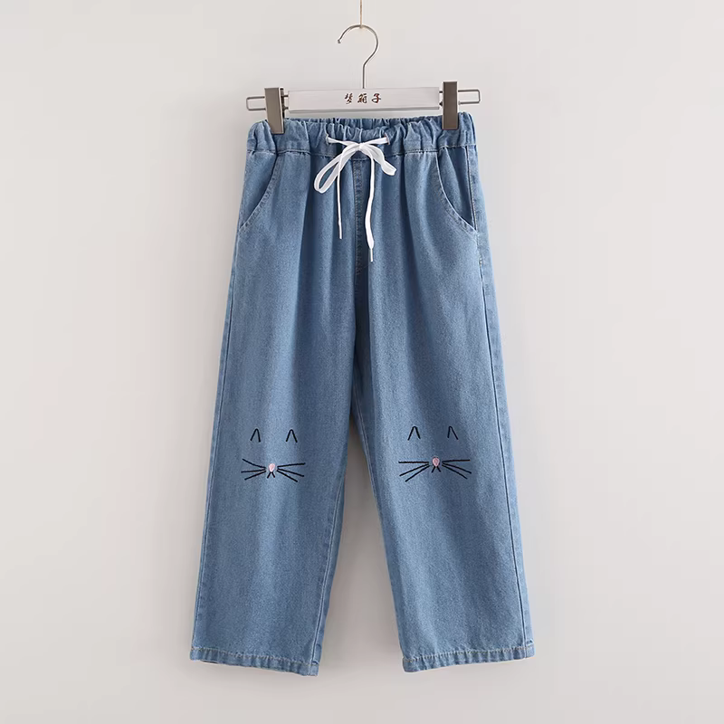 Quần Capri ống đứng thêu mèo ria mép phong cách mới hè 2024 Dream Box, lưng thun co giãn, đa năng, chất liệu jean rộng rãi dành cho nữ