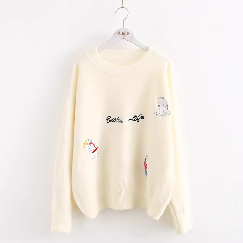 Áo len nữ dáng rộng cổ tròn thêu hình gấu hoạt hình dễ thương Dream Box Thu 2024 đa năng, tươi mới