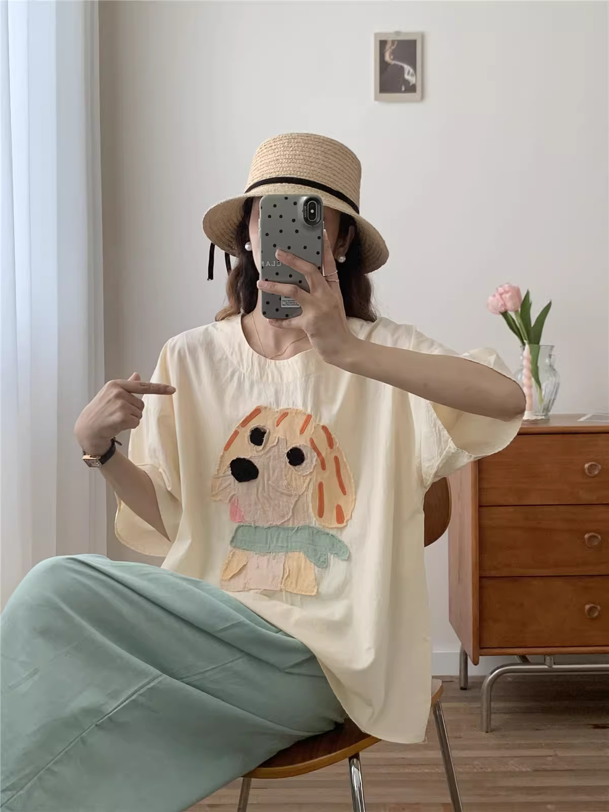 Áo thun cotton thêu hình chó phối màu mùa hè Dream Box 2025 cổ tròn tay ngắn dáng rộng, kiểu trẻ trung