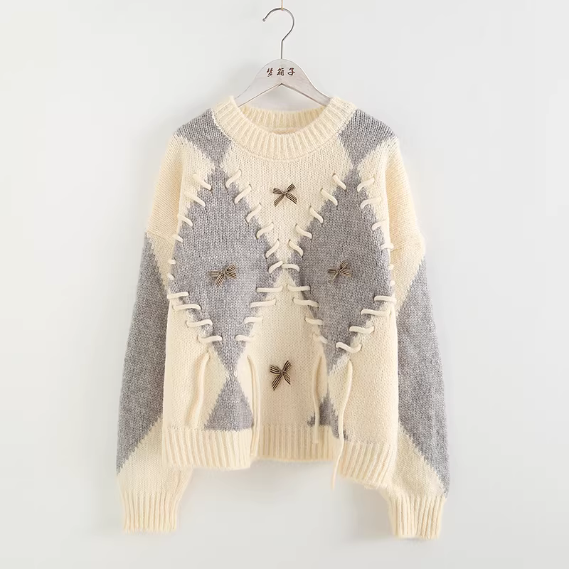 Áo len nữ dáng rộng cổ tròn tay dài phối màu chần bông kiểu dáng mới Thu 2024 Dream Box