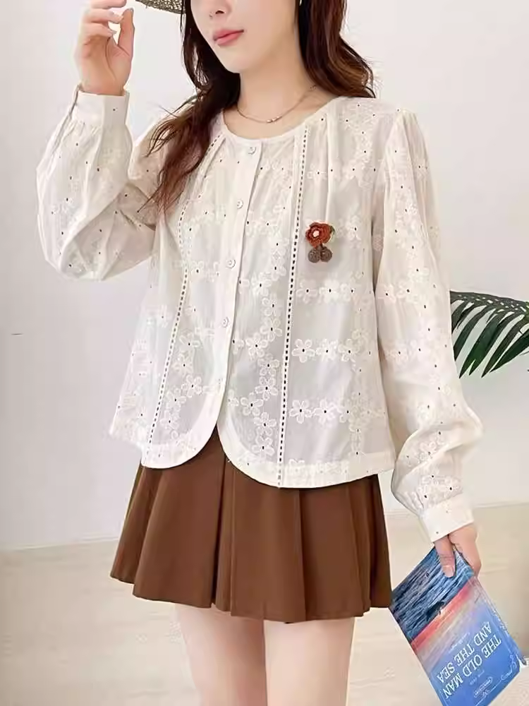 Áo sơ mi cotton thêu hoa tươi phong cách mới Thu 2025 Dream Box, cổ tròn, tay dài, dáng rộng, trẻ trung dành cho nữ