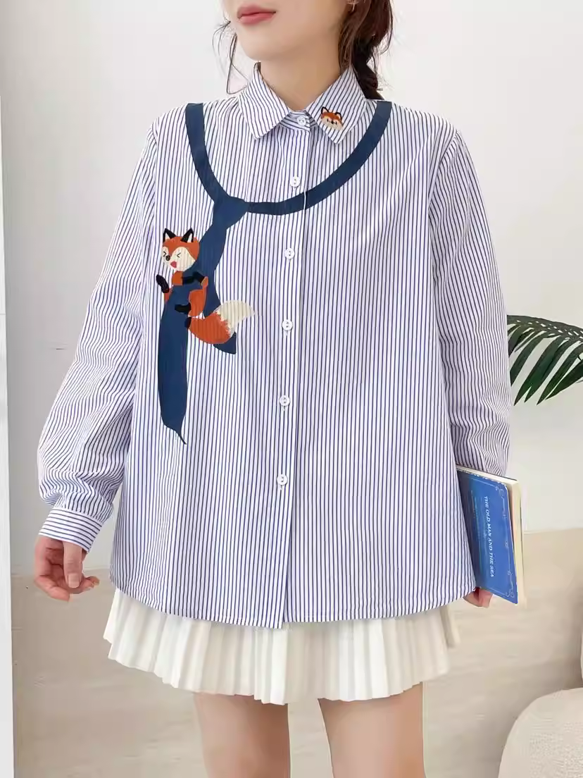 Áo sơ mi cotton thêu hình cáo hoạt hình Dream Box 2025 mùa thu mới, cổ bẻ, tay dài, dáng rộng, áo sọc giảm tuổi tác.