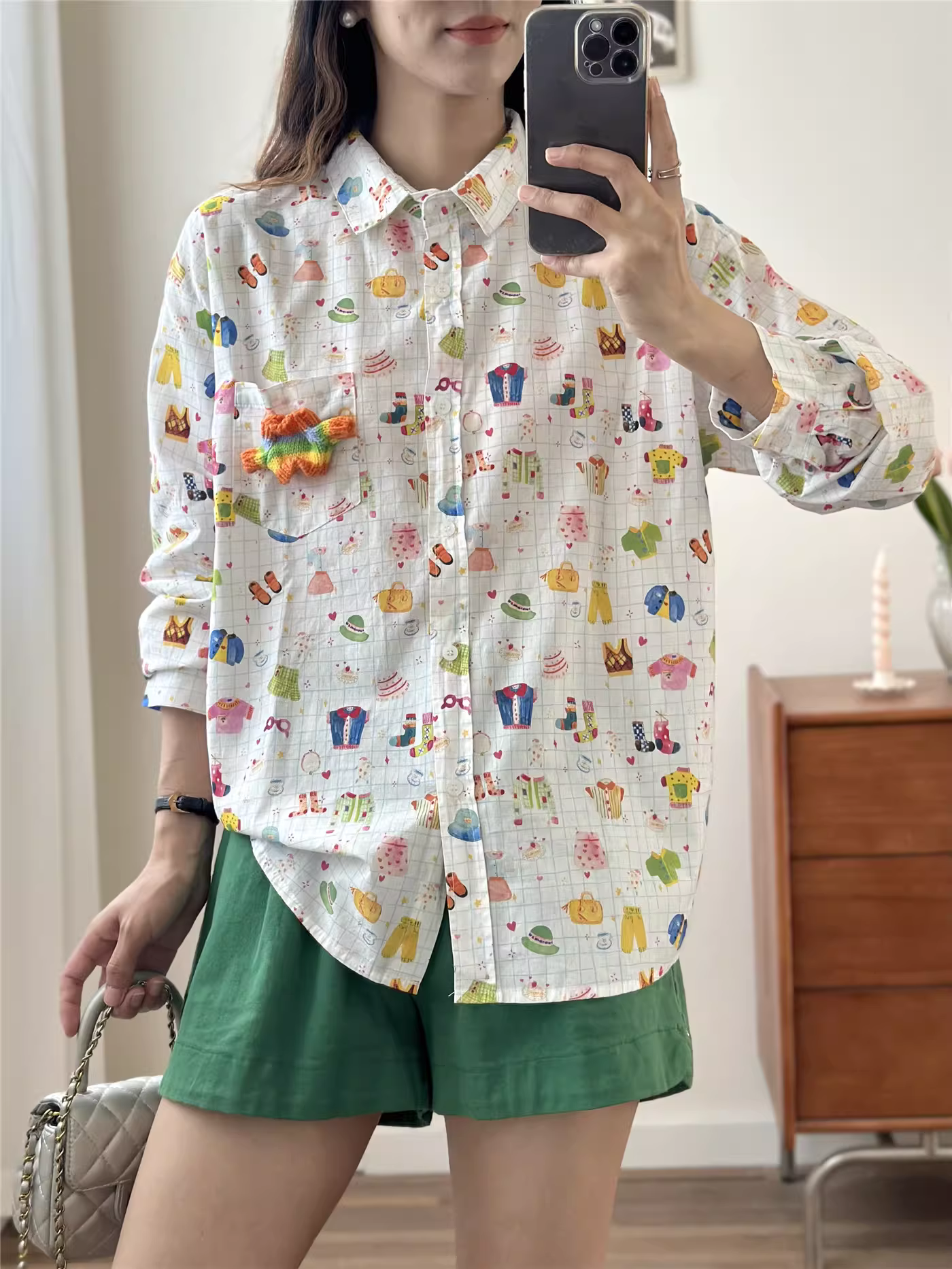 Áo sơ mi cotton in họa tiết hoạt hình Dream Box 2025 mùa thu mới, cổ trụ, tay áo trễ vai, dài tay, dáng rộng, áo giảm tuổi tác dành cho nữ.