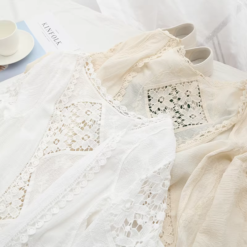 Áo cardigan ren hoa rỗng tay chuông mùa hè mới Dream Box 2024 dành cho nữ, phong cách tươi mát, áo ren dài trung bình.