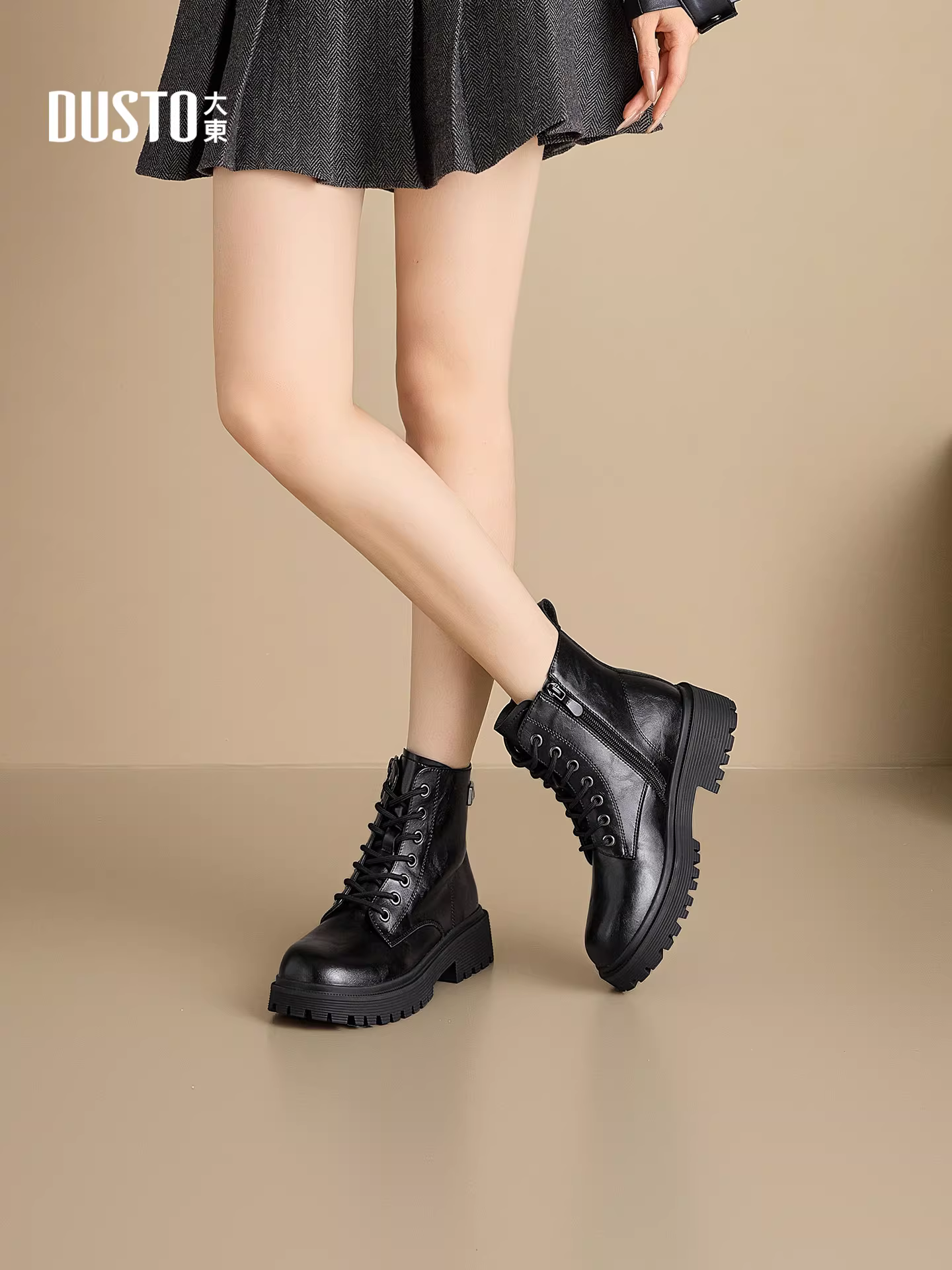 Giày bốt Martin cổ ngắn Dadong retro dành cho nữ, mẫu mới mùa đông 2025, đế dày, gót chunky, buộc dây, lót lông cừu, kiểu dáng ôm chân.