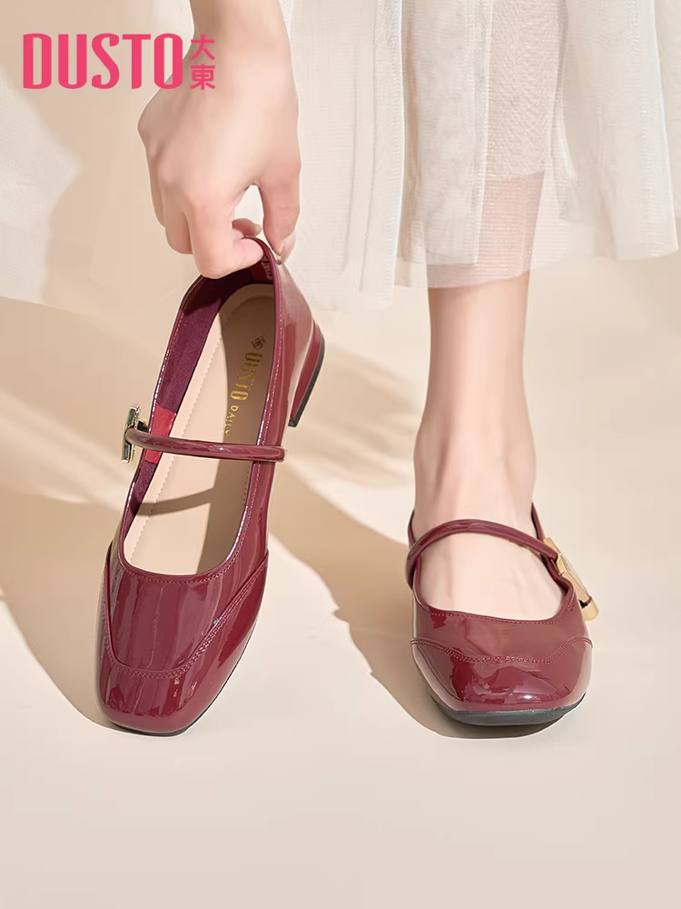 Giày đơn màu đỏ Dadong dành cho nữ, kiểu mới mùa thu 2025, giày cưới gót dày, giày mũi vuông kiểu Mary Jane, giày da mềm đế mềm kiểu Pháp.
