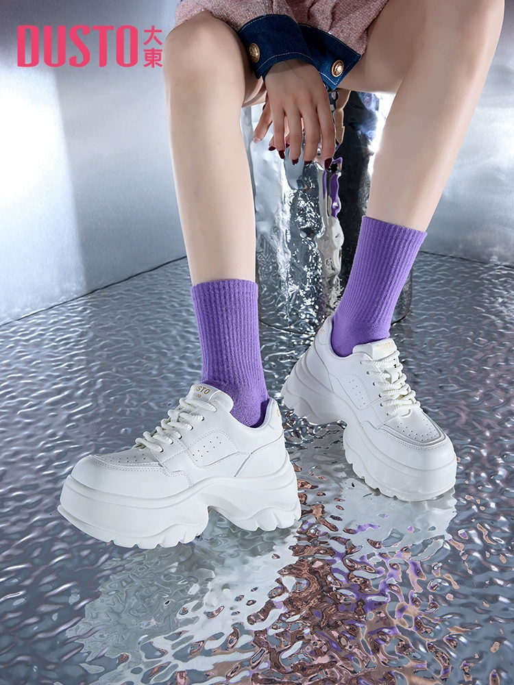 Giày thể thao bố dành cho nữ màu trắng, kiểu dáng mới phổ biến năm 2025, giày đế dày mùa thu đông dành cho nữ nhỏ nhắn, giày thể thao thời trang dành cho nữ.