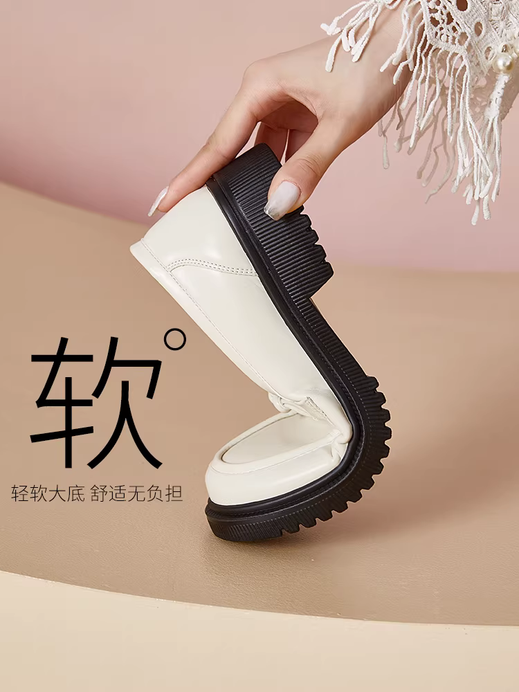 Giày lười nữ Dadong màu trắng siêu mềm, mẫu mới thu đông 2025, kiểu dáng dễ đi, đế dày, gót chunky, chất liệu da nhỏ gọn.