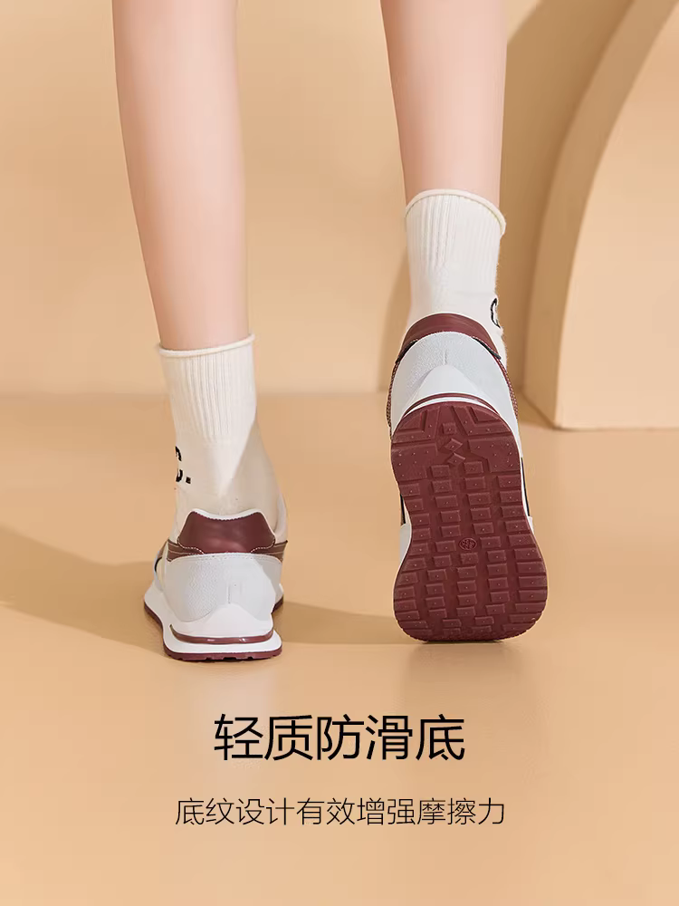 Giày thể thao đế dày nữ 2025 mới thu đông đa năng màu trắng thời trang giày thể thao thường ngày giày tập Đức giày mẹ