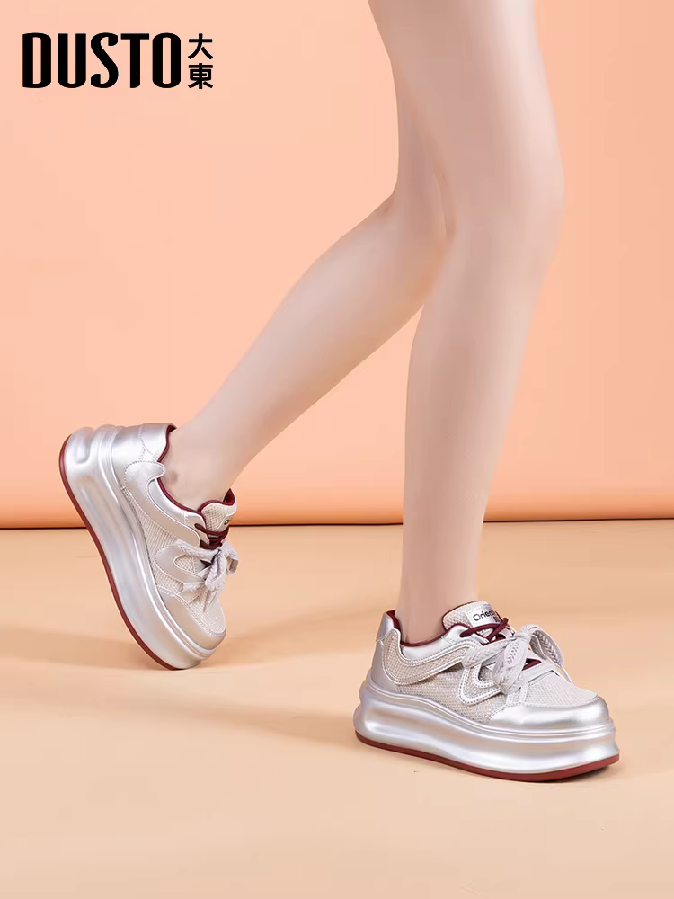 Giày thể thao đế dày Dadong dành cho nữ, giày tăng chiều cao mùa thu đông 2025 mới, giày bạc độc đáo, giày thể thao thường ngày nữ.