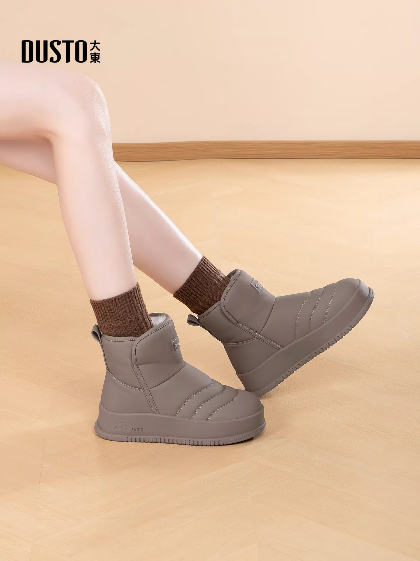 Giày bốt đi tuyết đế dày màu đen Dadong dành cho nữ, giày lười mùa đông mới 2025, tích hợp da và lông thú, lót lông cừu, giày cotton ấm áp.