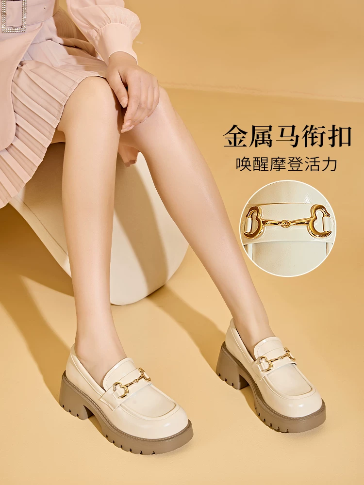 Giày lười đế dày màu trắng Dadong dành cho nữ, giày nữ kiểu mới mùa thu 2025, giày cao gót đơn kiểu Pháp, giày da nhỏ tăng chiều cao mũi rộng.