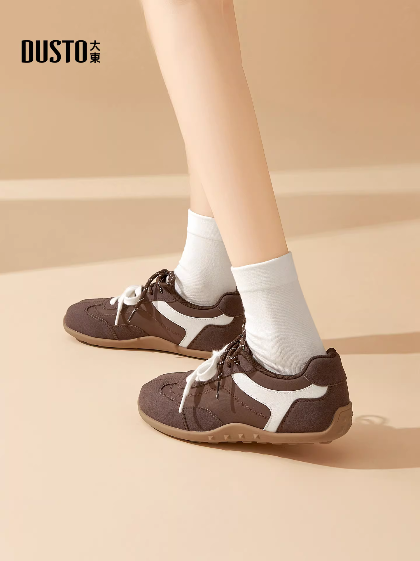 Giày nữ Dadong Juhao Daxun 2025 kiểu dáng mới mùa thu, phong cách ballet, phối màu, thời trang, giày thường, đế mỏng