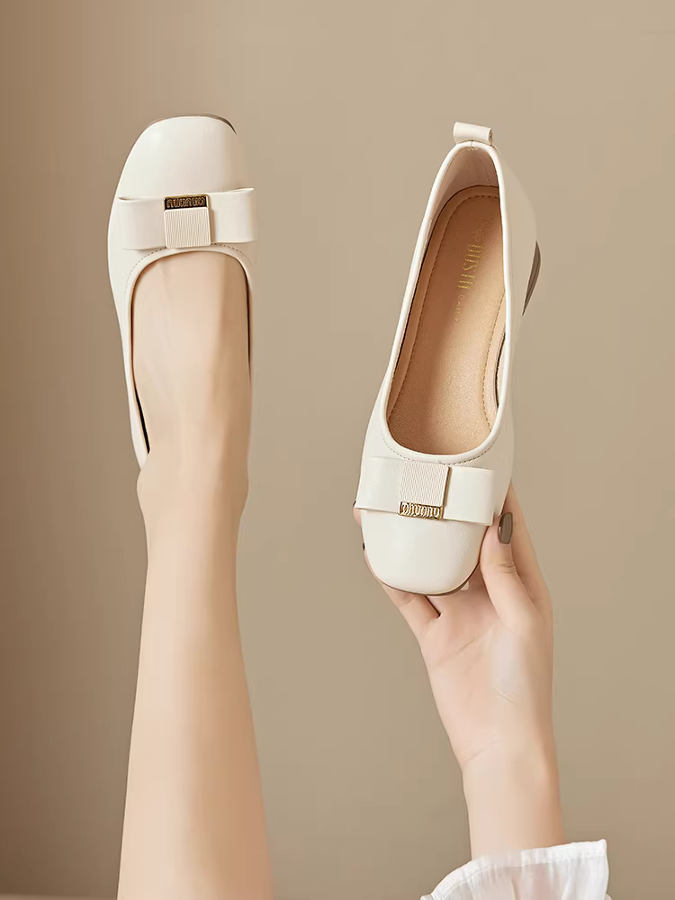 Giày nữ phong cách Dadong mẫu thu mới 2025, thích hợp phối cùng chân váy, giày da nhỏ gót thô, mũi tròn, kiểu dáng thanh lịch dành cho buổi tối.