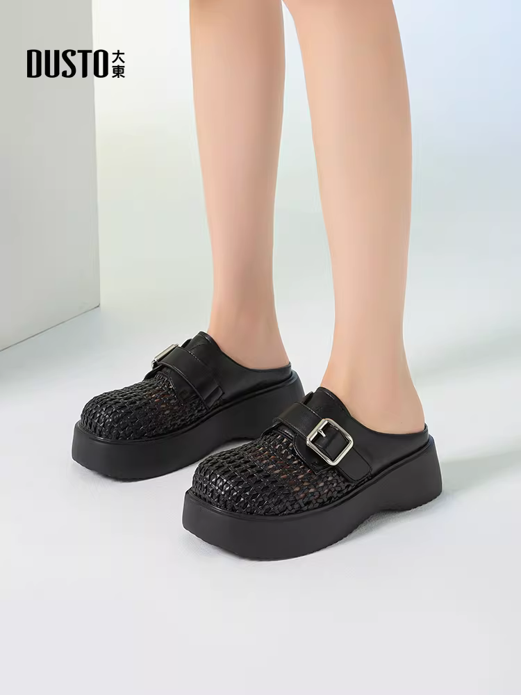 Dép nửa kín Dadong Baotou dành cho nữ, thích hợp đi ngoài trời, giày nữ mùa hè mới 2025, dép dệt đế dày màu bạc, dép quai hậu khoét lỗ.