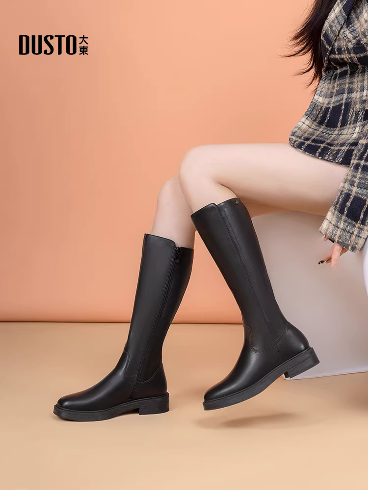 Giày bốt đế dày Dadong dành cho nữ, giày nữ mới mùa thu đông 2025, bốt đi xe dài, bốt ôm dáng, bốt lót lông cừu màu đen.