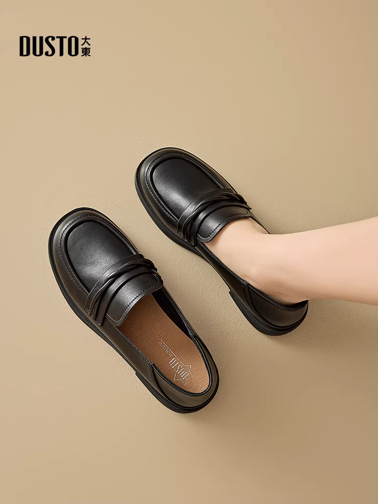 Giày da nhỏ kiểu Anh Dadong dành cho nữ 2025, mẫu mới mùa thu, đế mềm, kiểu lười, màu đen, mũi tròn, đế bằng, thích hợp đi làm