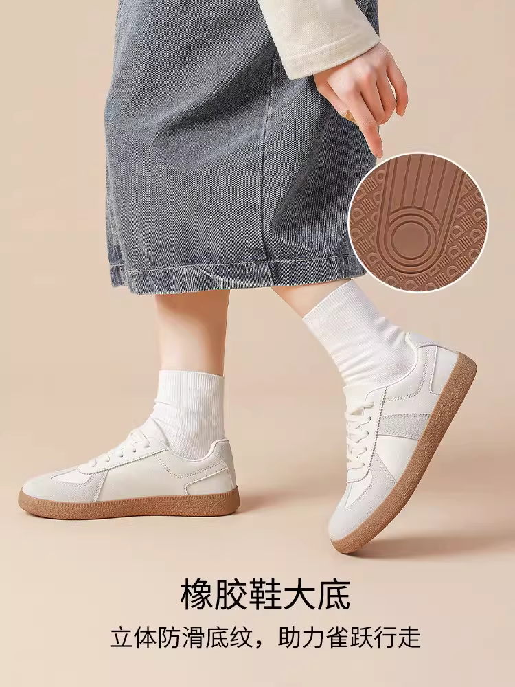 Giày nữ Dadong Dexun 2025 mẫu mới thu đông, phối cùng quần ống rộng, giày thể thao, giày sneaker, giày trắng.