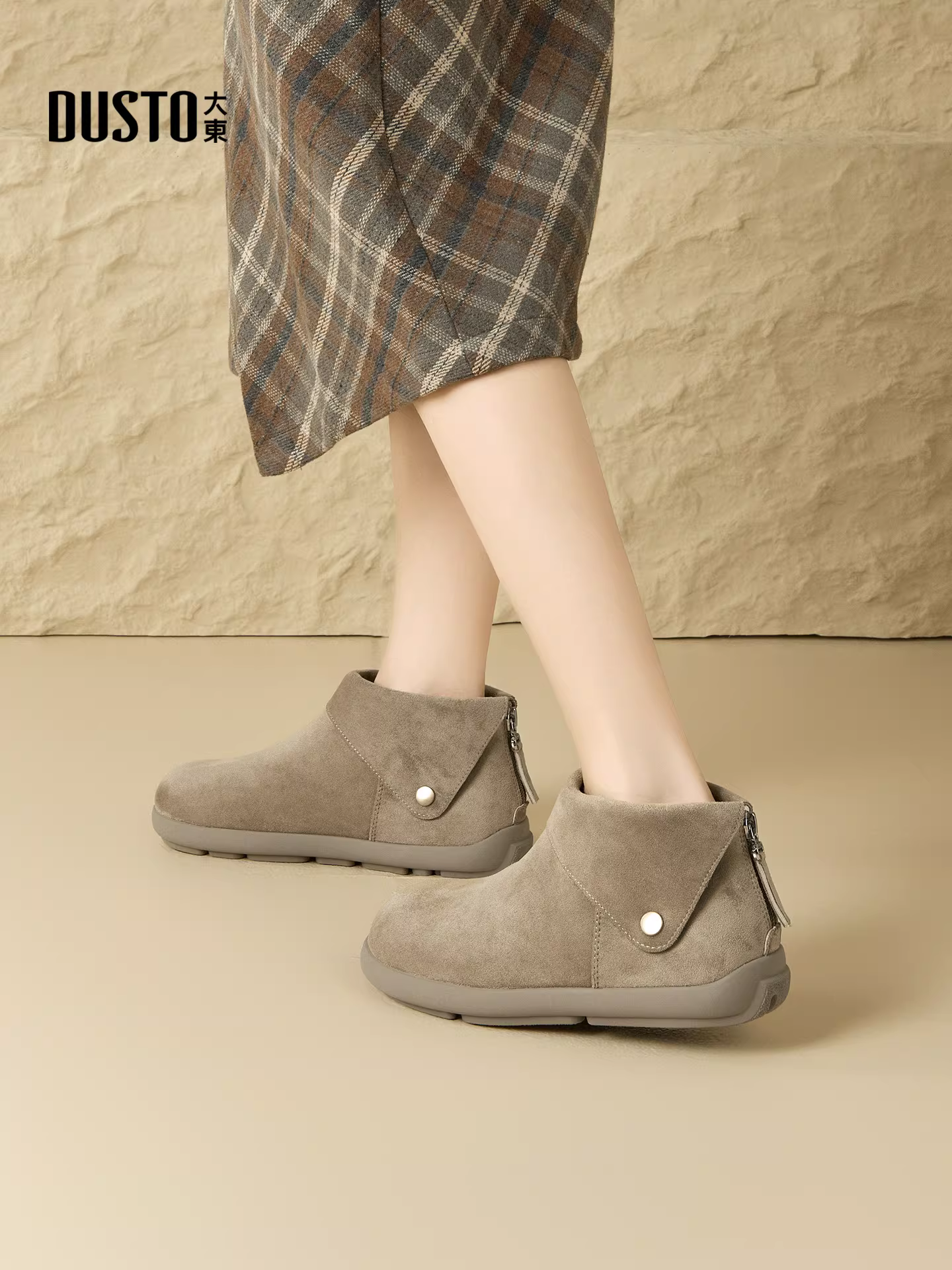 Giày bốt mùa đông lót lông cừu Dadong dành cho nữ 2025, kiểu dáng mới phổ biến, đế bằng mềm, phong cách retro, kiểu Birkenstock, giữ ấm bằng vải cotton