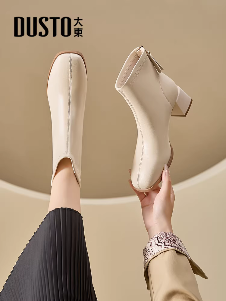 Giày bốt ngắn màu trắng Dadong dành cho nữ, giày bốt mùa thu đông, kiểu dáng mới phổ biến năm 2025, gót dày, giày Chelsea cao gót, giày mũi vuông ôm chân.