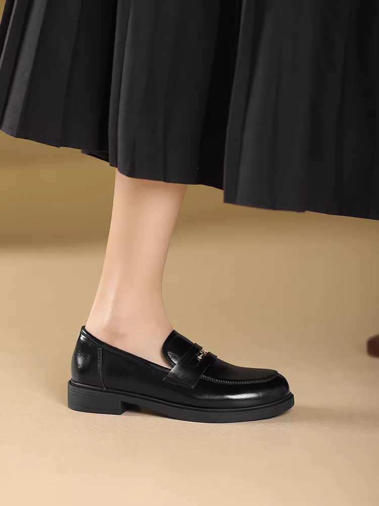 Giày lười da đen Dadong dành cho nữ, kiểu mới mùa thu 2025, giày da bóng đế dày kiểu Anh, giày da nhỏ đế dày.