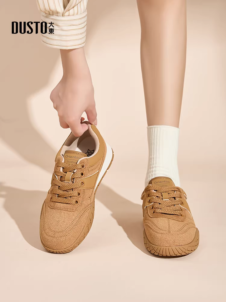 Giày Dadong đế dày kiểu Forrest Gump dành cho nữ, mẫu mới thu đông 2025, kiểu buộc dây, mũi tròn, đế bằng, giày thể thao nhẹ nhàng, phong cách thường ngày.
