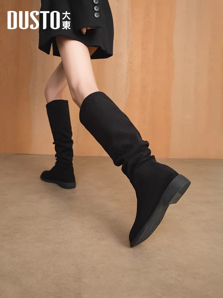 Giày bốt cao cổ nữ mùa thu đông 2025, kiểu dáng mới thời thượng màu đen, bốt đế bằng dài, bốt cưỡi ngựa nữ.
